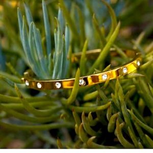 Kate Spade gold bangle with jewels *Read Description